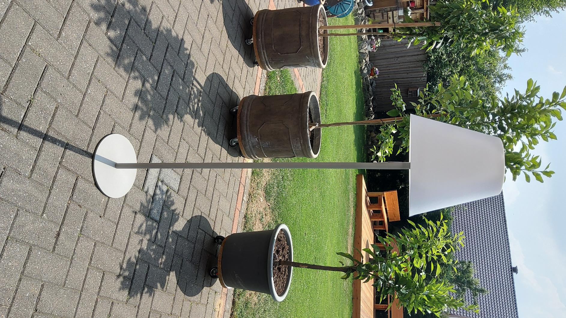Lunartec Außenbeleuchtung Solar-Stehlampe warmweiß 50 lm IP44