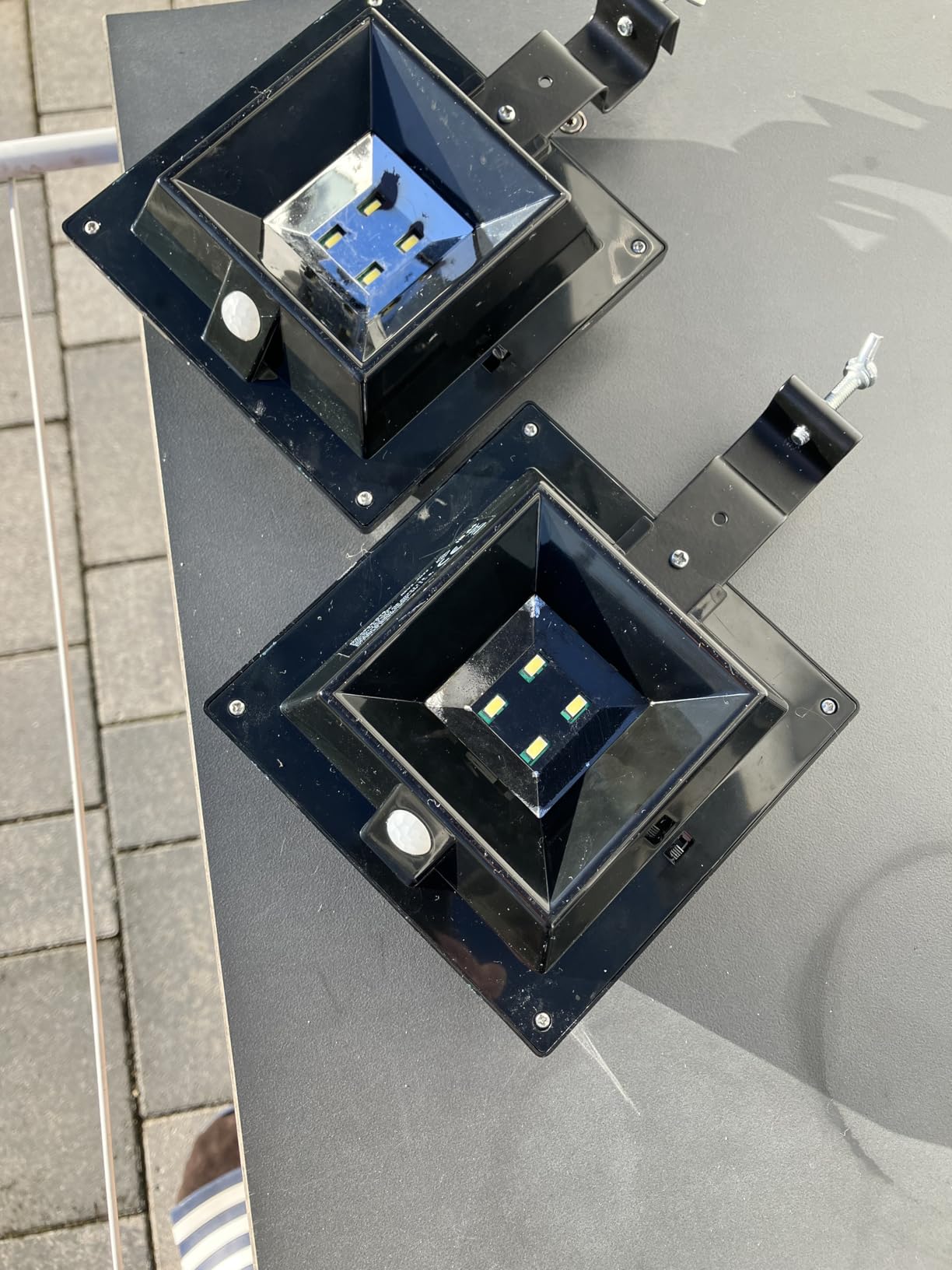 Lunartec Außenbeleuchtung Solar-Dachrinnenleuchte IP44 schwarz