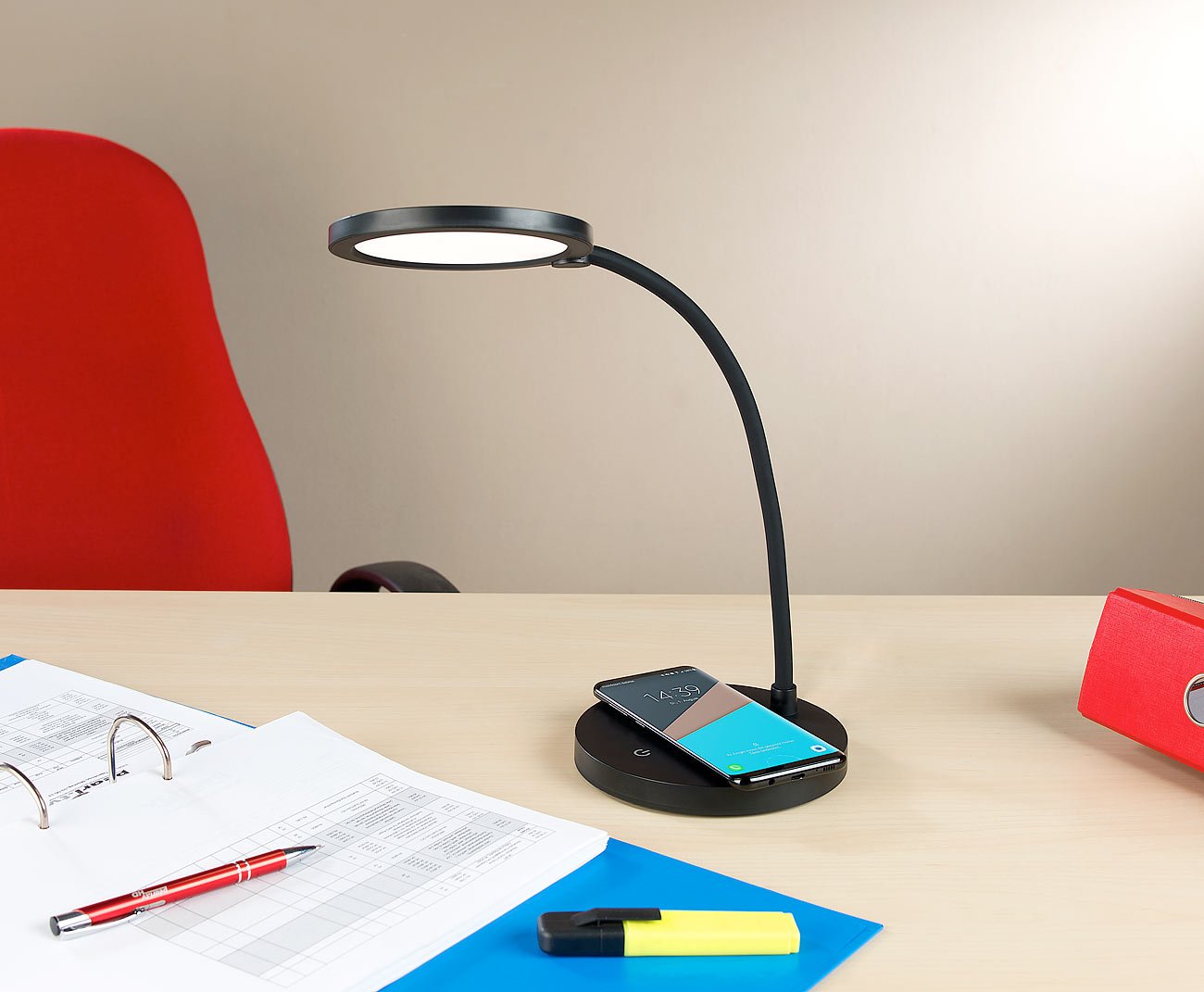 Lunartec Innenbeleuchtung COB Schreibtischlampe mit Qi-Ladestation