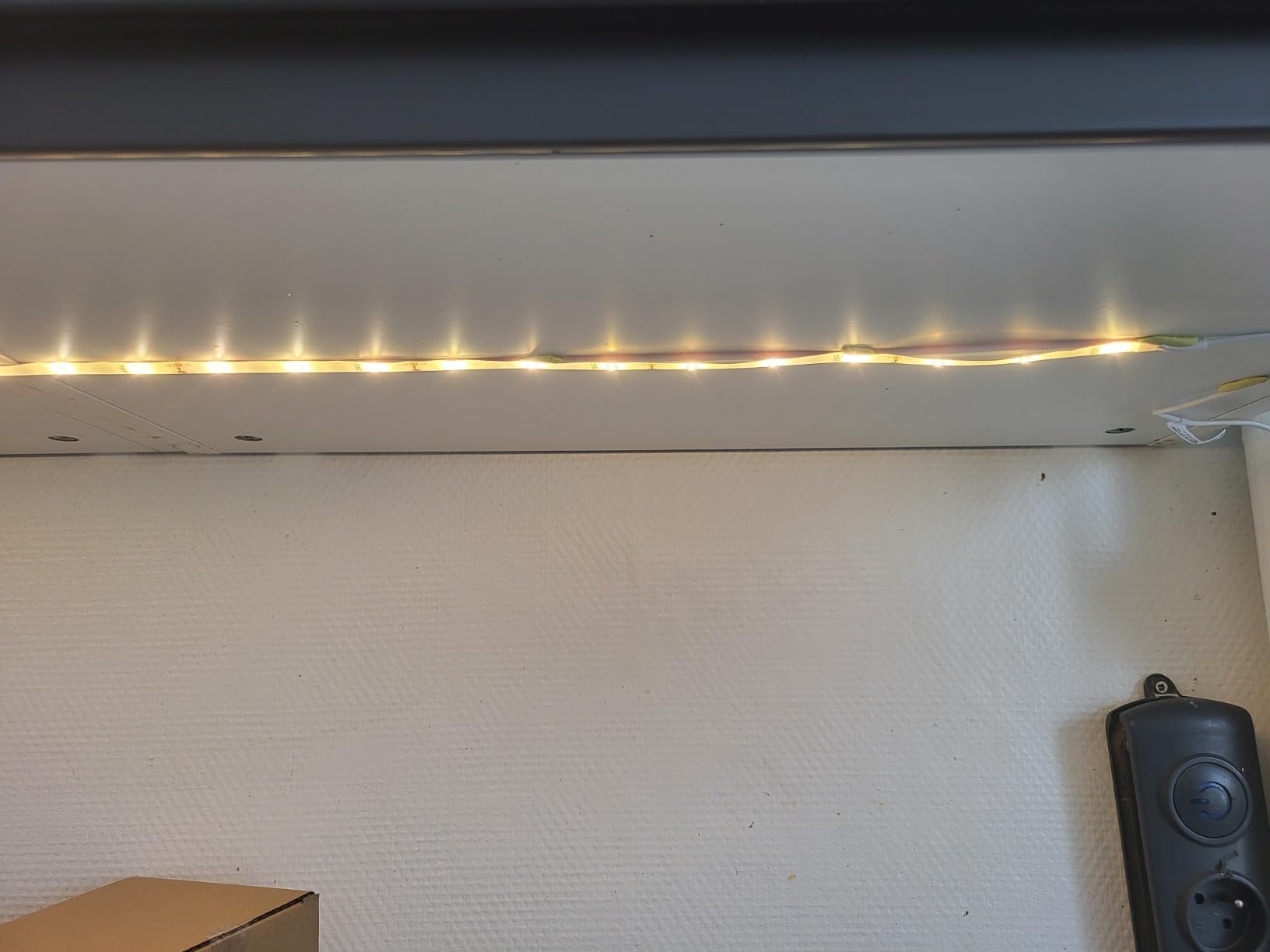 Lunartec LED-Streifen Akku 2er-Set 100 cm warmweiß PIR 180 lm