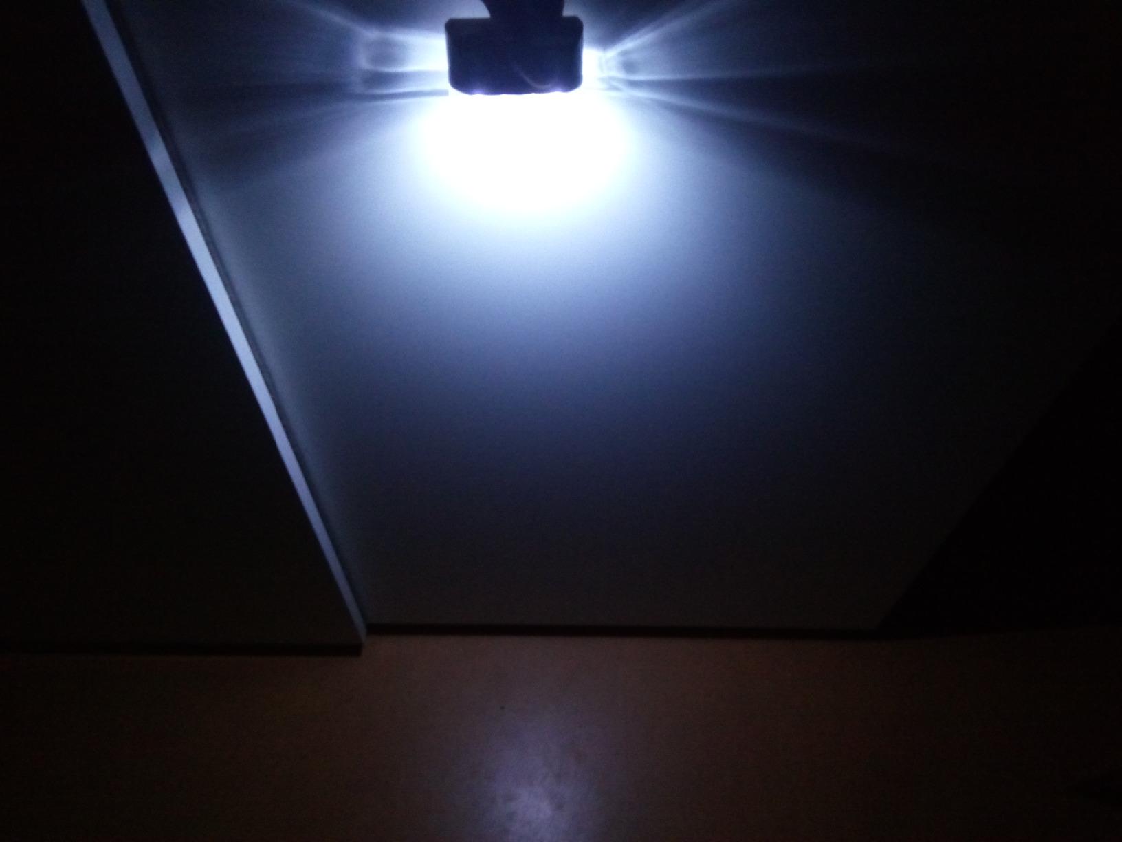 Lunartec Innenbeleuchtung Mini LED Treppenlicht Batterie