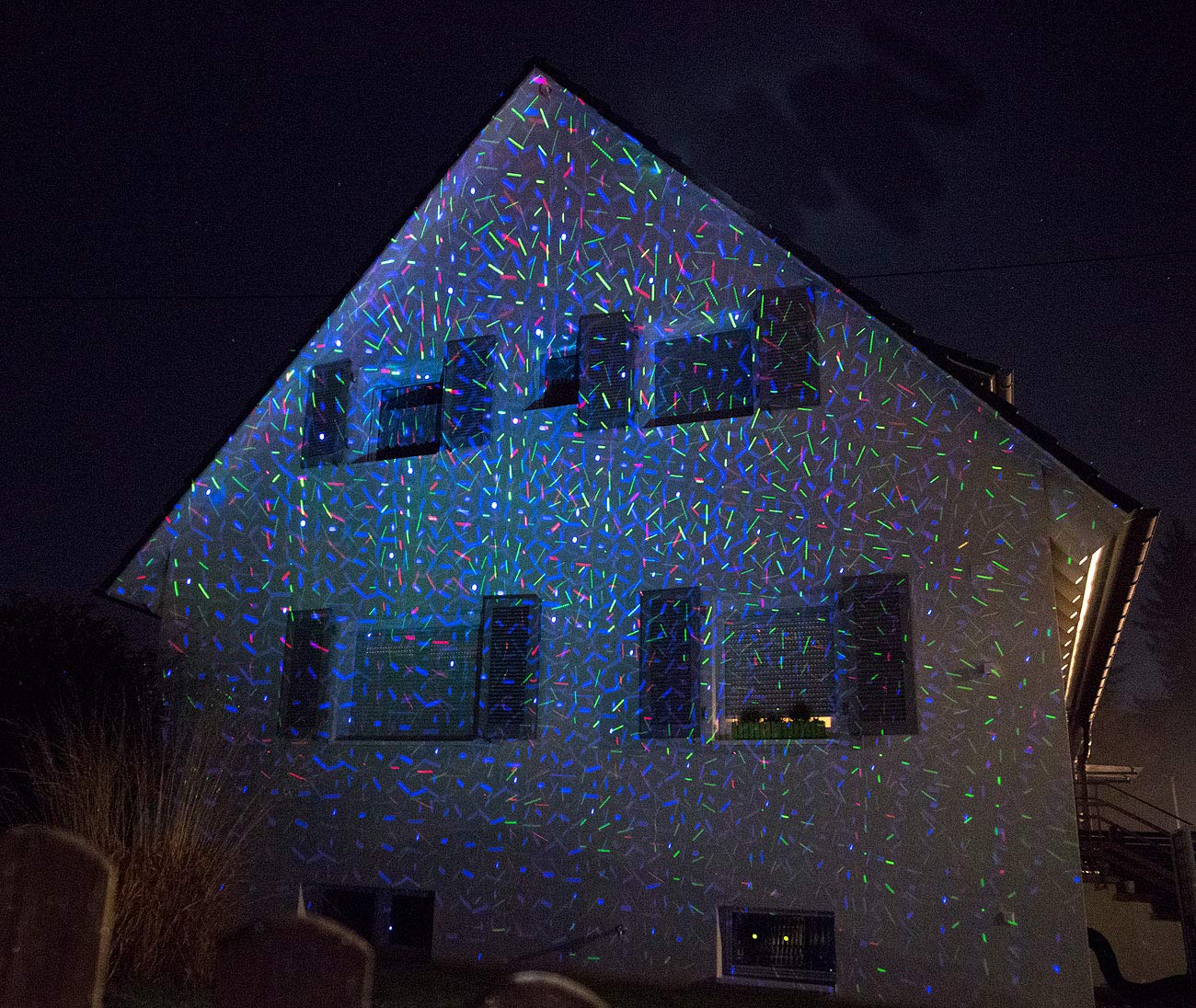 Lunartec LP-350 RGB-Laserprojektor mit Fernbedienung IP65