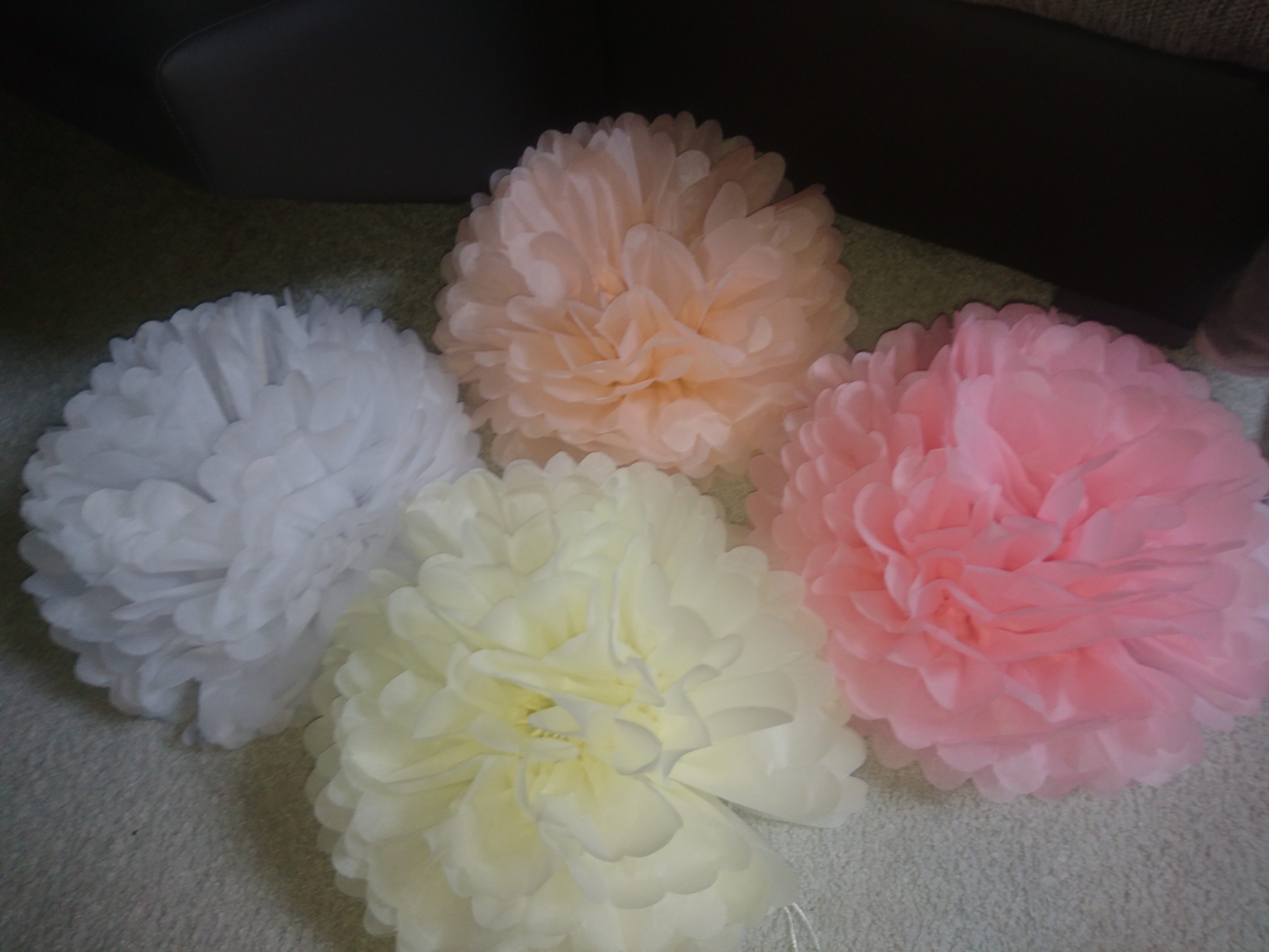 WEARXI Partydeko Pompons weiß 18 Stück Seidenpapier