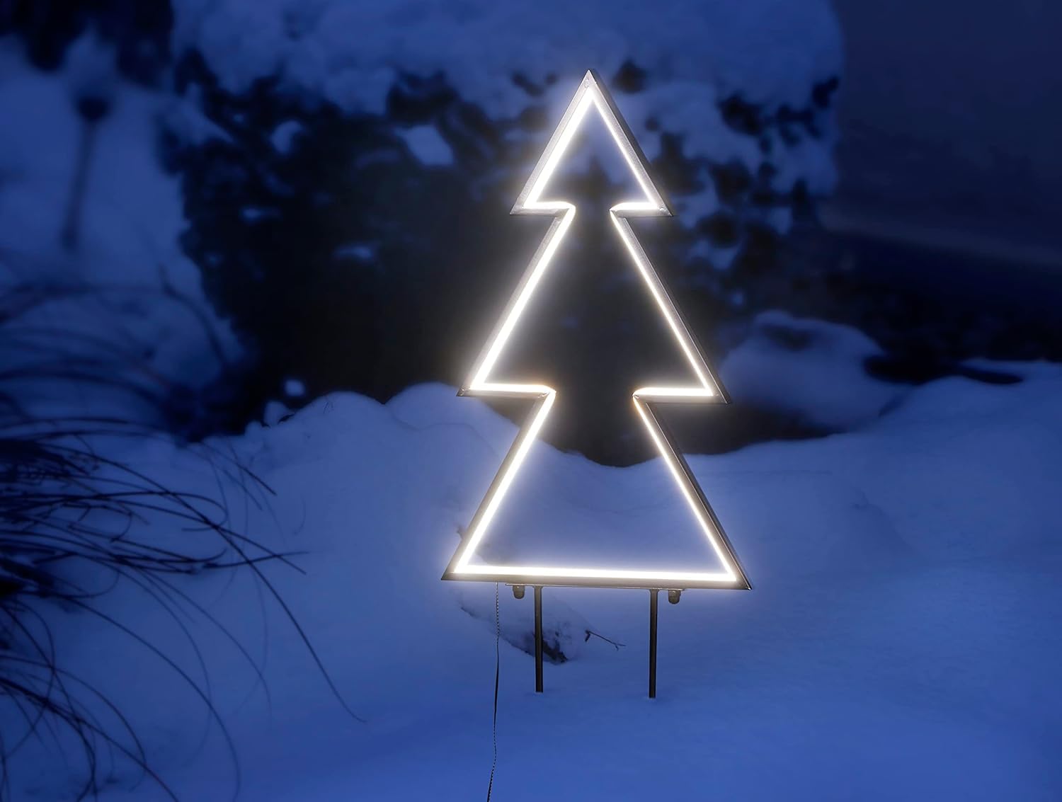Bonetti LED Lichterketten Gartenstecker Tanne 153 LED warmweiß