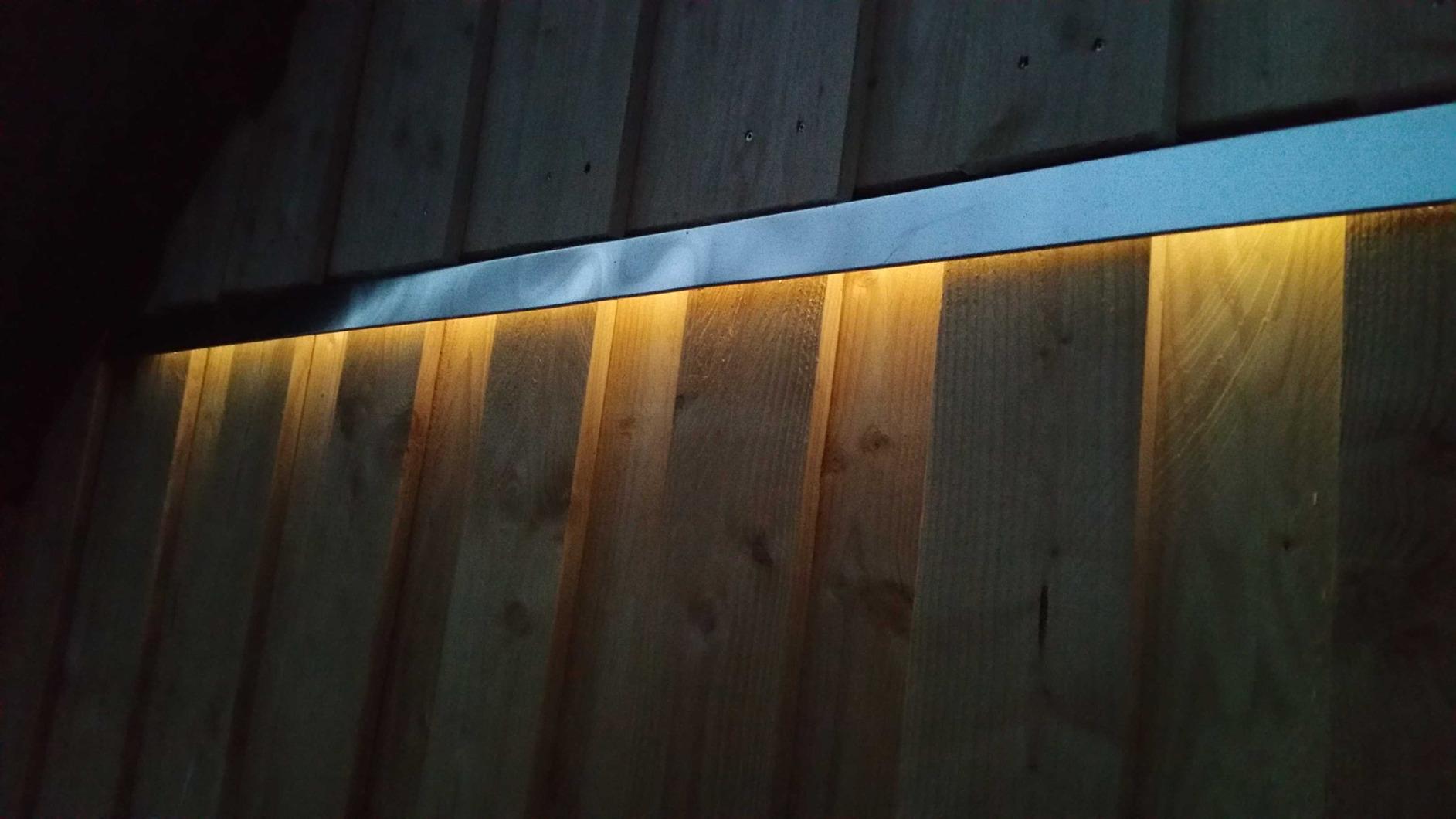 Lunartec Solar-LED-Band warmweiss 3 m 180 LEDs IP65