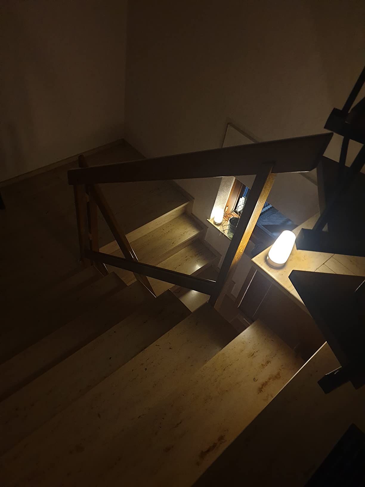 Lunartec Innenbeleuchtung LED Akku Tischlampe warmweiß PIR 2er-Set