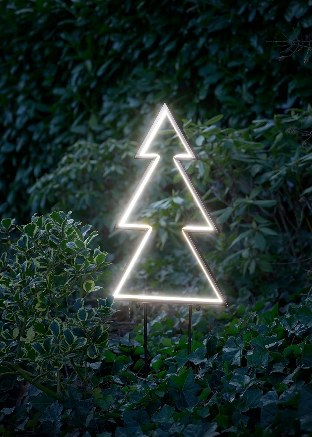 Bonetti LED Lichterketten Gartenstecker Tanne 153 LED warmweiß