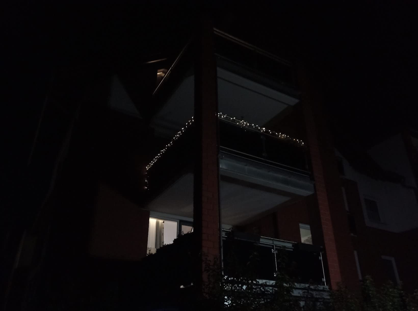 Bxroiu Lichtschlauch 10 m 100 LED Schlauch Weiß solar