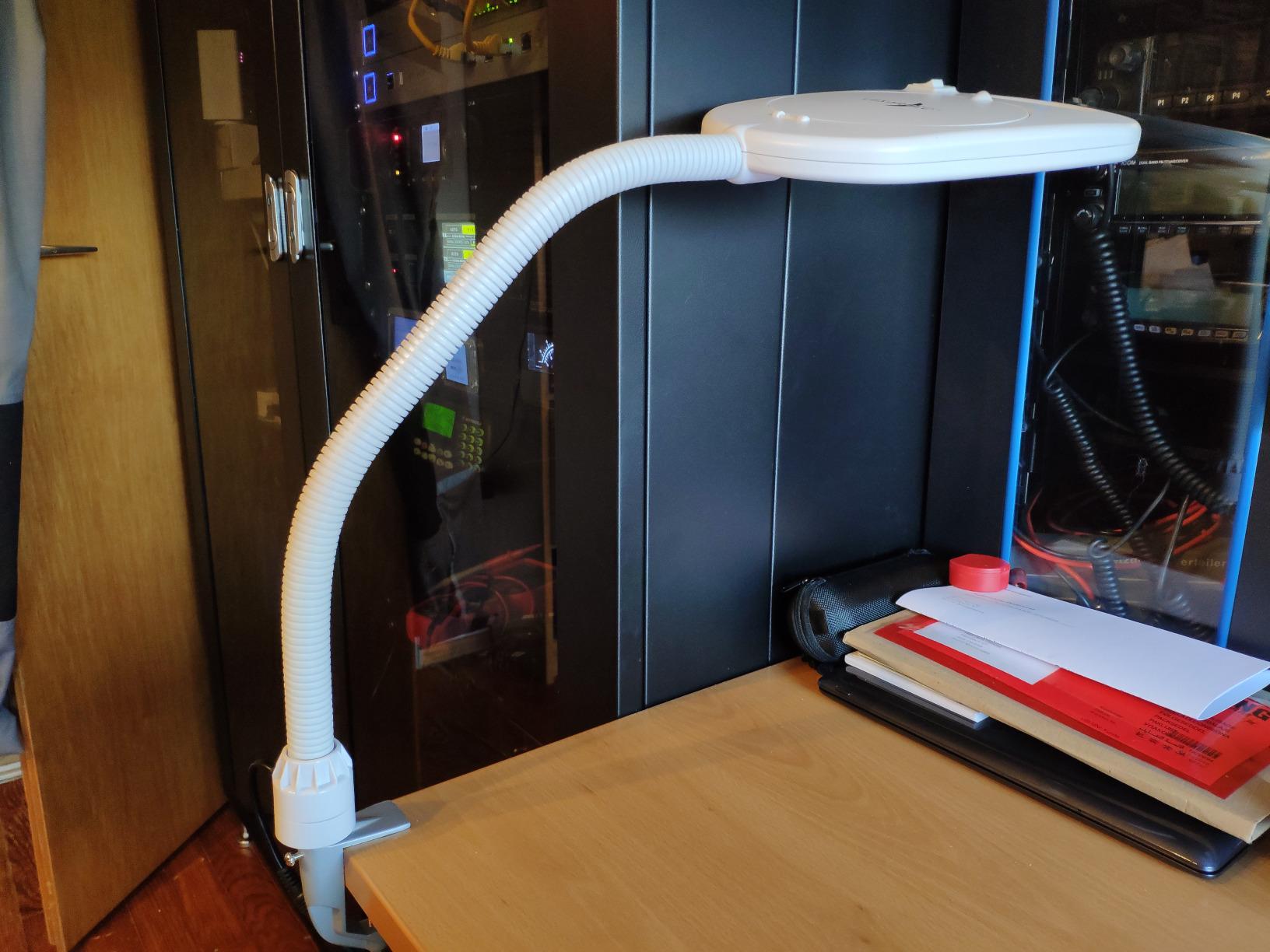 Lunartec LED-Uhren Glas-Lupenleuchte 5-fach 450 lm weiß