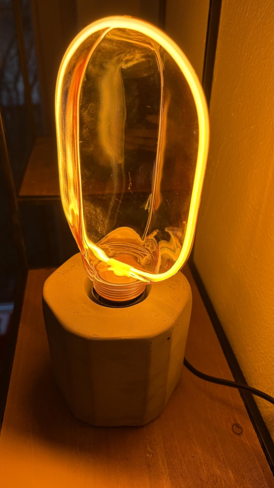 Lunartec Innenbeleuchtung Tischlampe Beton E27 Grau